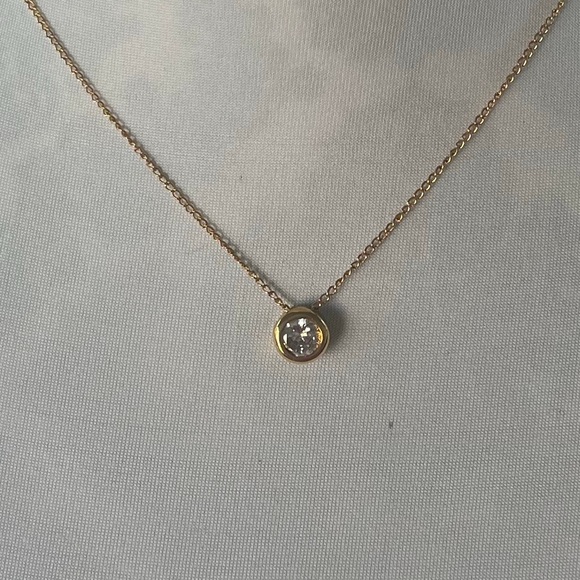 Elegant Gold Tone Solitaire Crystal Pendant Necklace - Picture 6 of 6